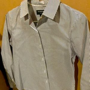Liz Claiborne wrinkle free button up career!